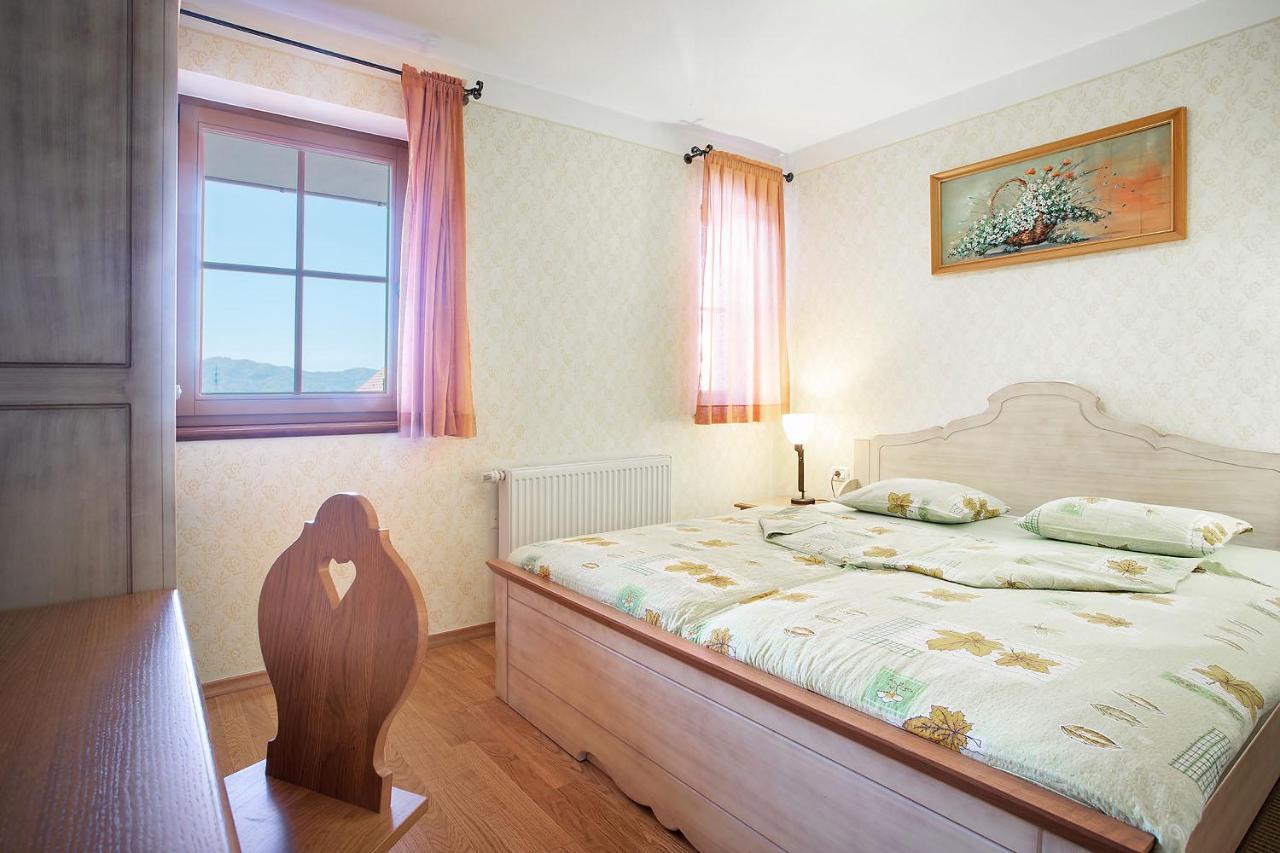 Apartments Tourist Farm Matijovc Naklo Esterno foto